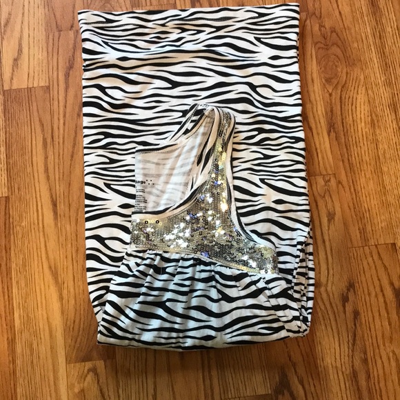 Night Gown size Small 💕 - Picture 7 of 7